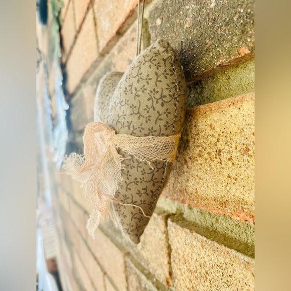 *Primitive Stuffed Floral Heart Ornament - Picture 9 of 14